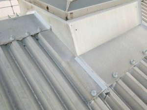 工場での雨漏り屋根修繕